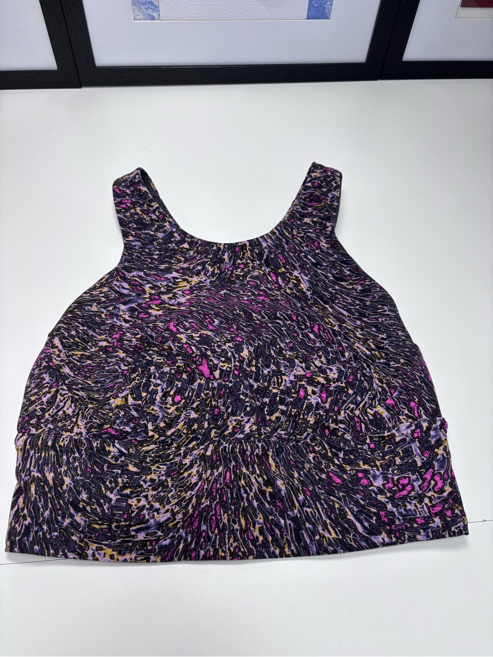 lululemon athletica Sleeveless Abstract Swirl Sports Top/Bra w/o Pads Sz 4 NWOT